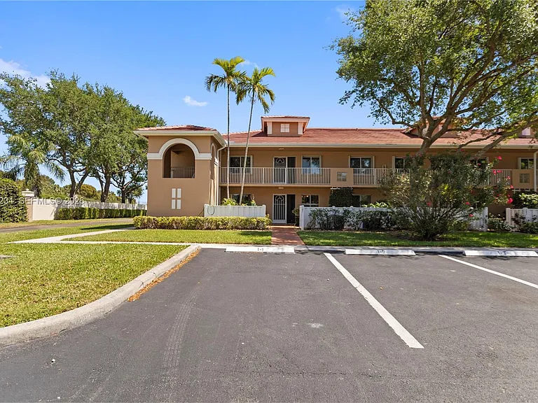 5876 Regal Glen Dr #101 — Photo 17