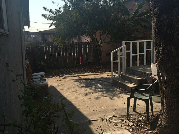 4th image of 422 E 98th St