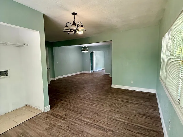 844 Saranac St — Photo 11