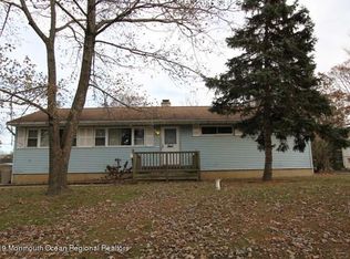 33 Park Ave, Bayville, NJ 08721