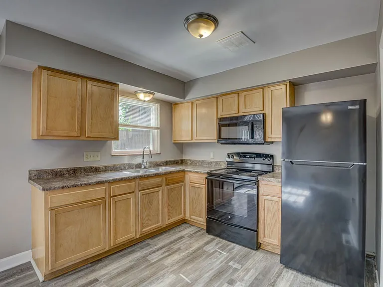 1389 W Galbraith Rd #A — Photo 7