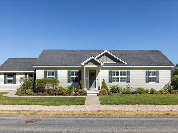 228 Chickadee Ln, South Kingstown, RI 02879