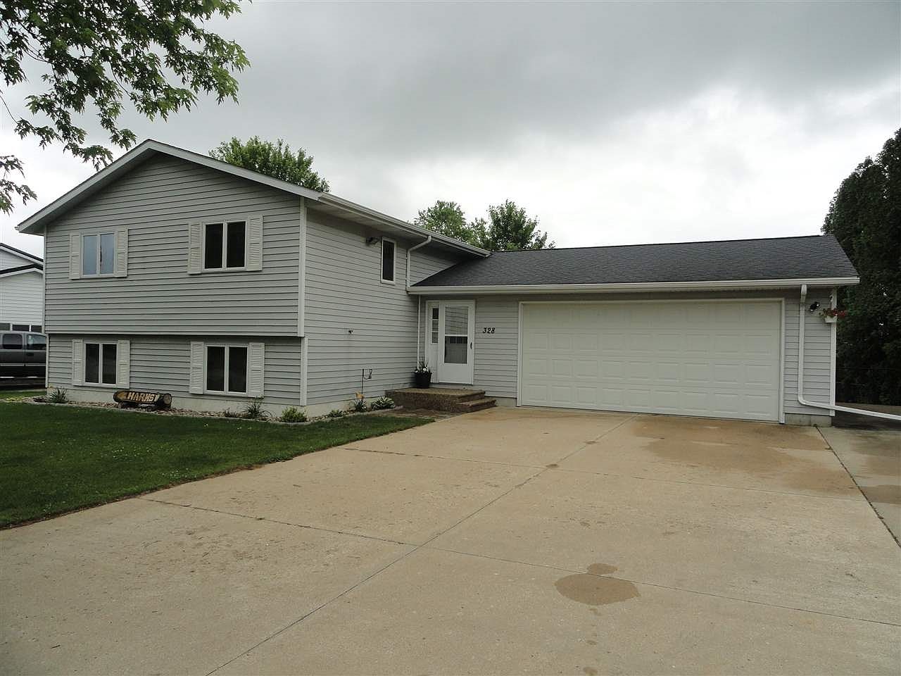 328 Sal Ave, Dunkerton, IA 50626 Zillow