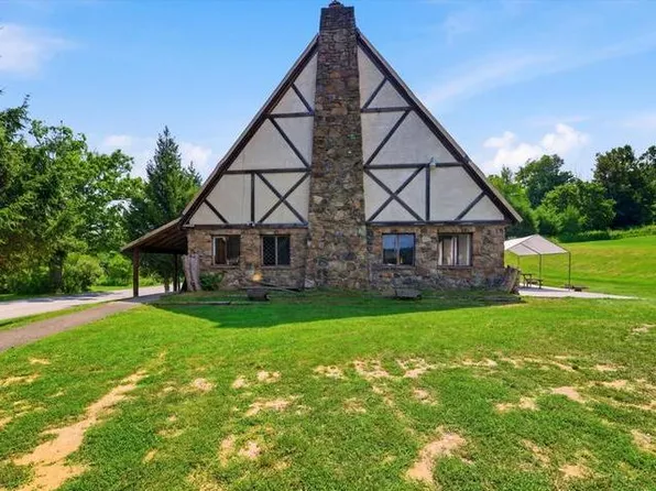 100 Hillside Dr, Youngsville, PA 16371