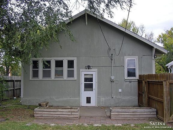 3rd image of 115 W Beloit Ave
