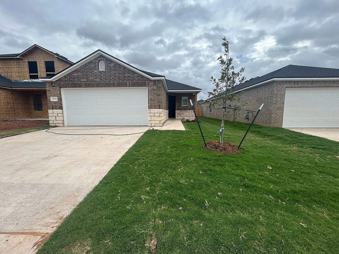 Brand New 4 Bedroom Home in Antler Creek — Photo 1