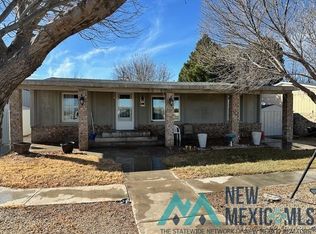 2121 Sandyridge Dr, Carlsbad, NM 88220