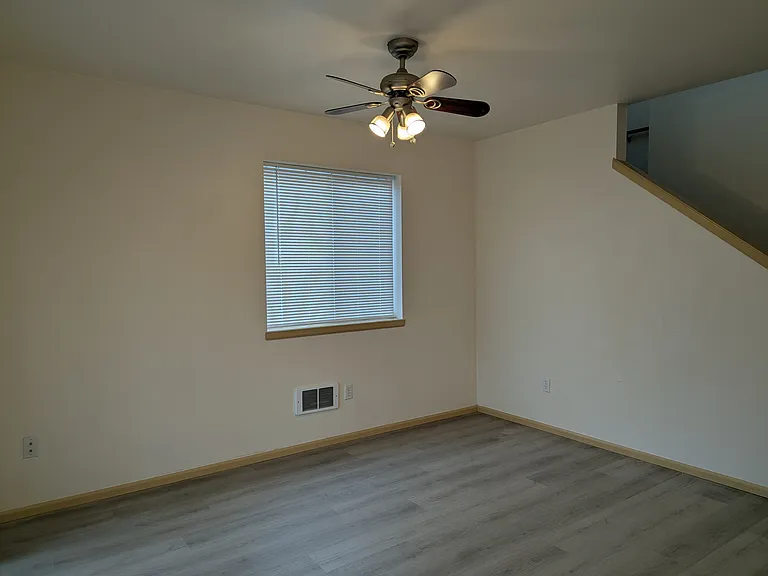 1017 Greenview Ave SW #104 — Photo 3