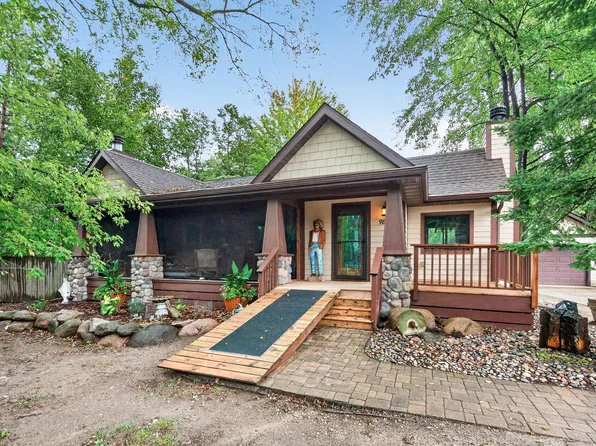 9845 Brookside Ave, Minneapolis, MN 55431