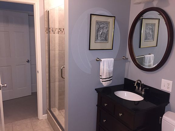 Jack and jill bath off kitch