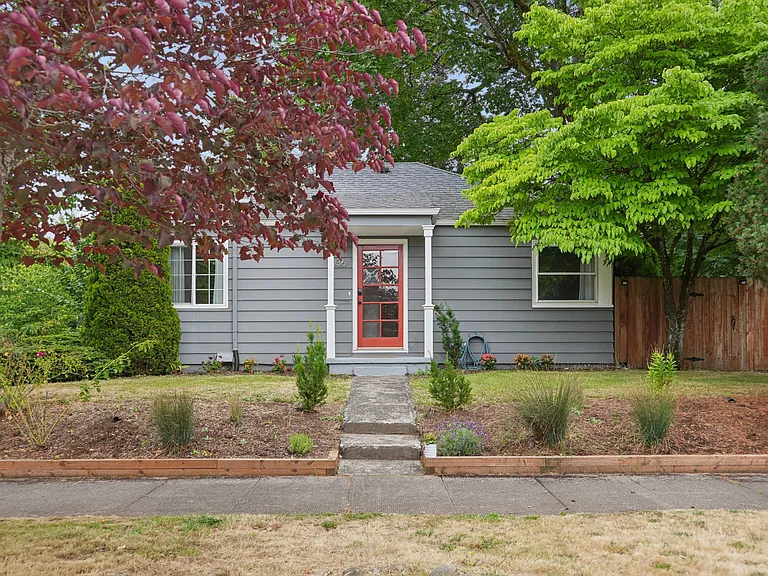 7036 N Wall Ave — Photo 1