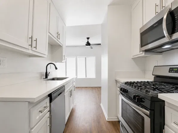 Chateau Vincennes, 18541 Vincennes St APT 307, Northridge, CA 91324