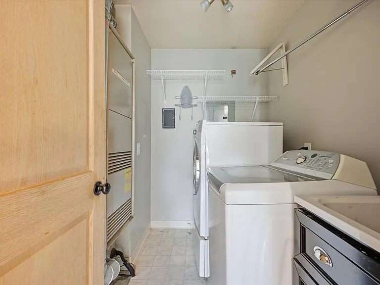 15820 Newport Dr — Photo 16