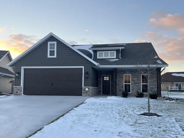 2957 Georgetown Pl, Menasha, WI 54952