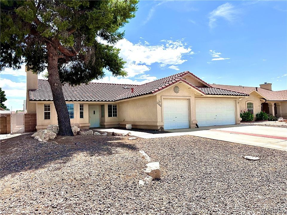 1st image of 3792 E Packard Avenue