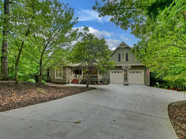1021 Newport Dr, Ellijay, GA 30540