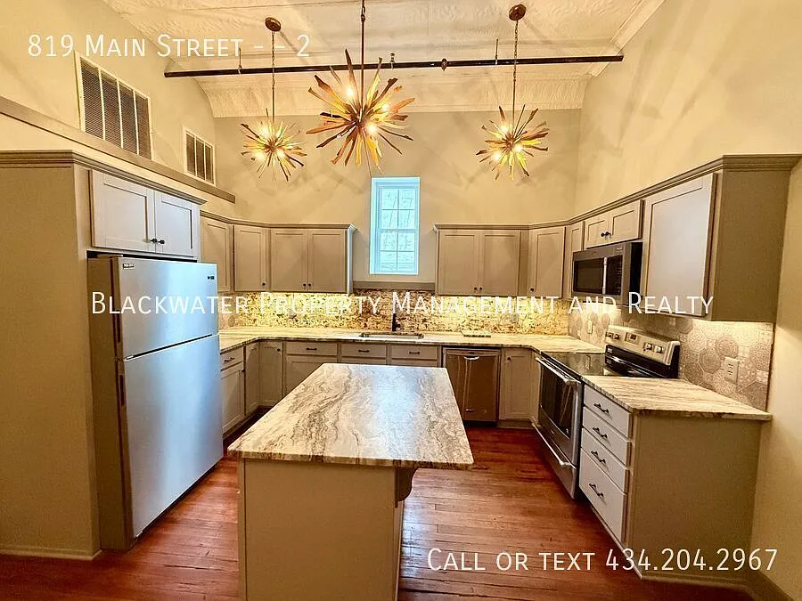 2 Bedroom Apartment in Downtown Lynchburg! — Photo 3