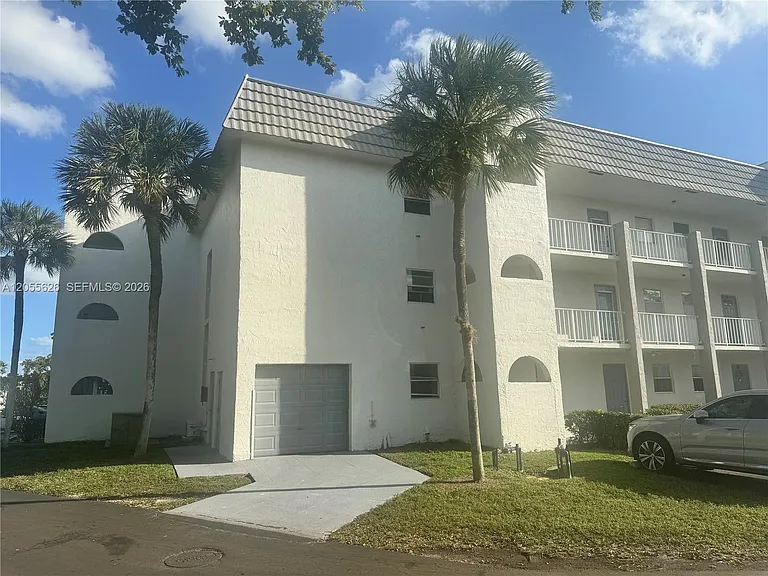 8135 Sunrise Lakes Blvd #309 — Photo 36