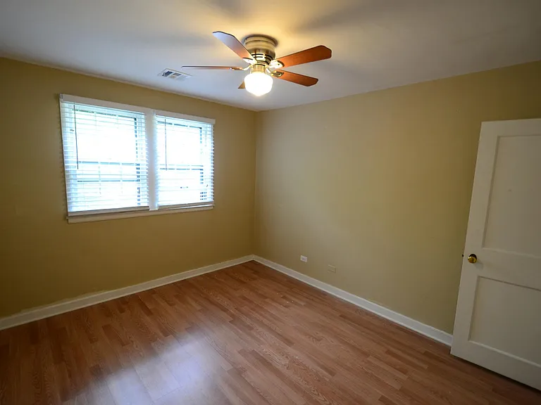2354 Hooker St — Photo 10