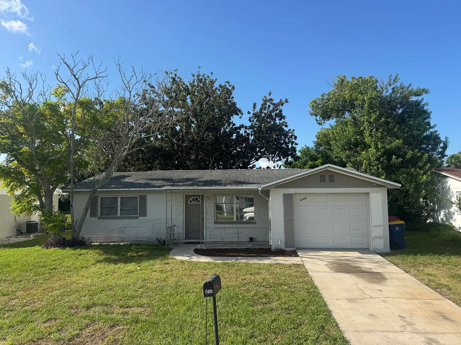 2 bed, 950 sqft, $1,800 — Photo 1