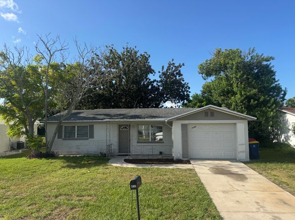 3244 Fairmount Dr