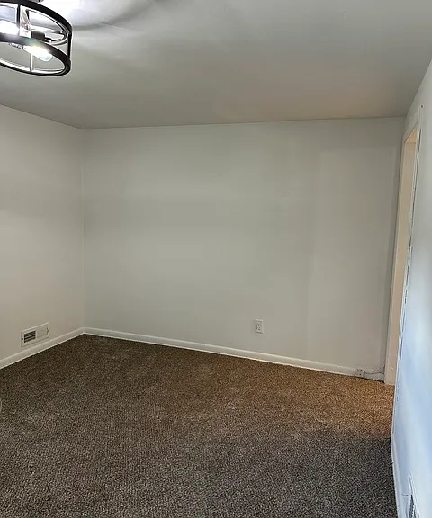 929 Warren St #2 — Photo 15