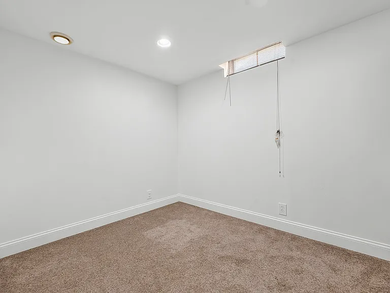 2158 Countryside Cir — Photo 11