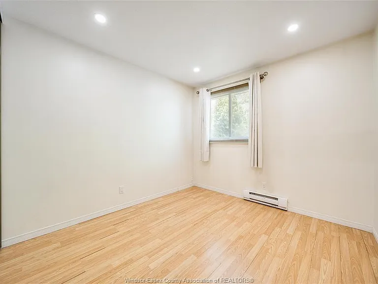1229 Arncliffe Pl — Photo 24