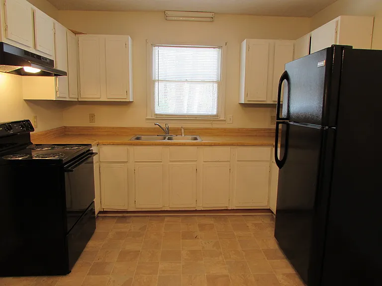 518 W Park Ave — Photo 3
