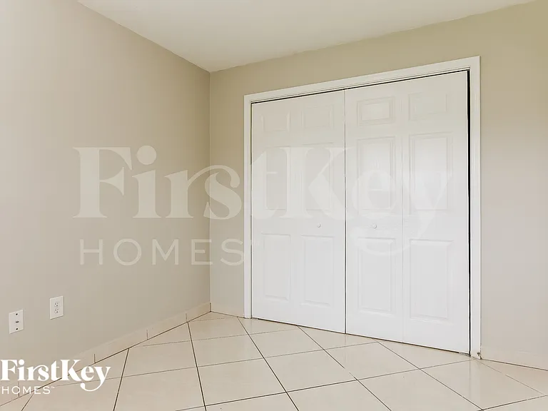 6891 NW 25th Ct — Photo 12