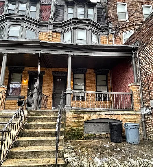 4220 W Girard Ave — Photo 1