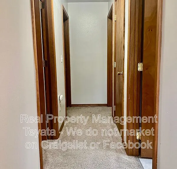 450 W Alder Dr — Photo 8