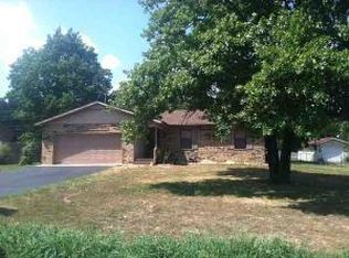 19261 Greenwood Ridge Rd, Lebanon, MO 65536