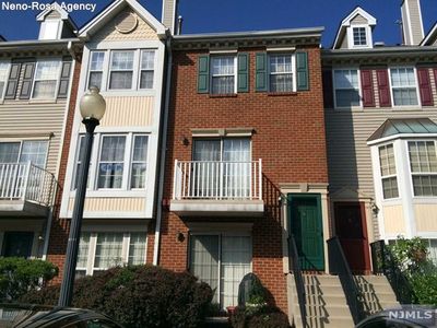 33 Dogwood St, Jersey City, NJ, 07305