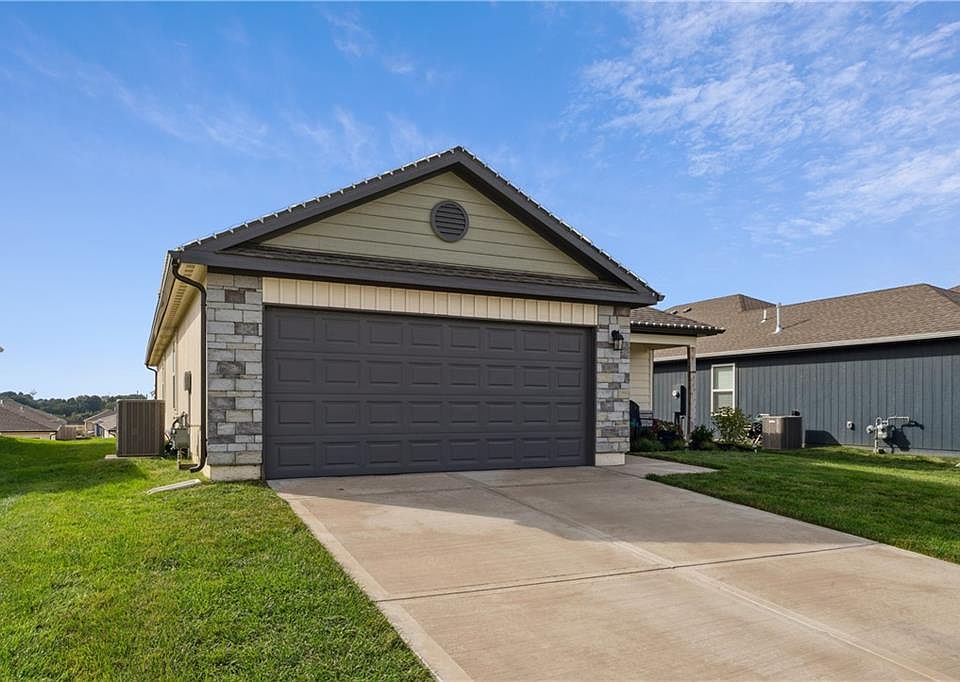 20367 W 193rd Ter, Spring Hill, KS 66083 | MLS #2582393 | Zillow