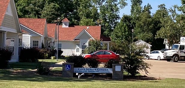 1st image of 449 Old Military Rd E #10