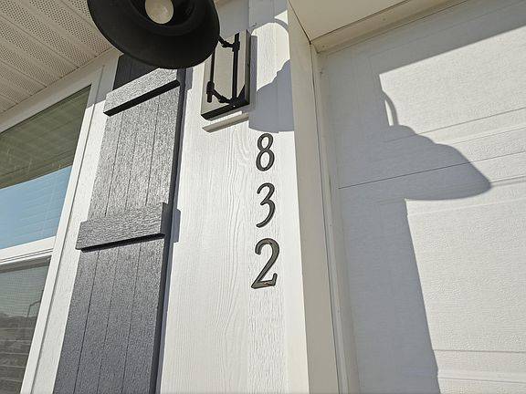 3rd image of 832 Otto Loop