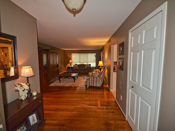4th image of 70 McKinley Dr
