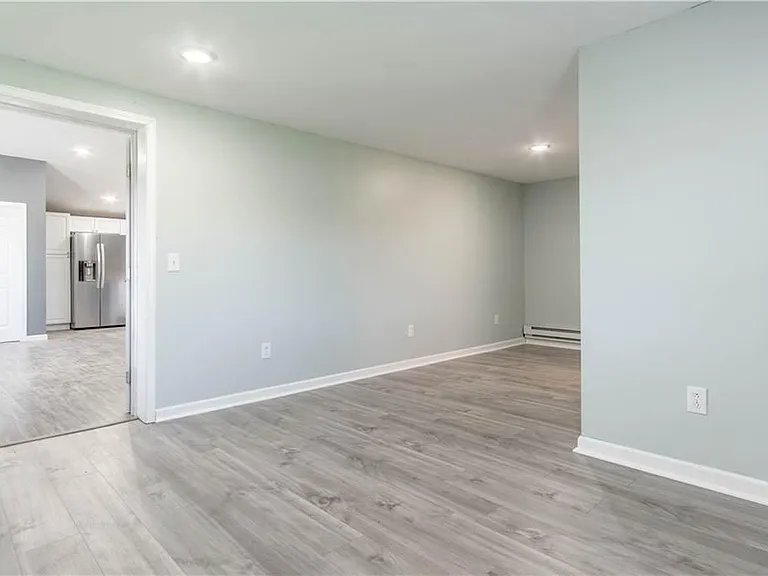 14530 Dodge Ave — Photo 29