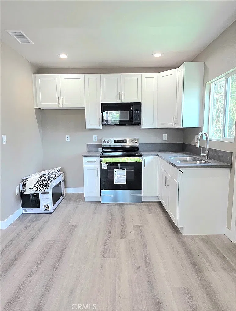 2 bed, 1000 sqft, $2,500 — Photo 1