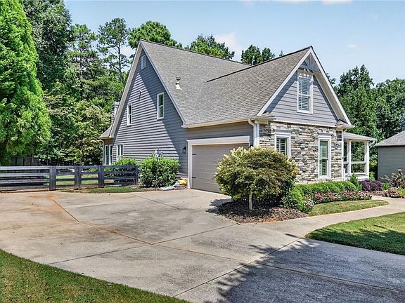 2nd image of 4760 Green Summers Dr