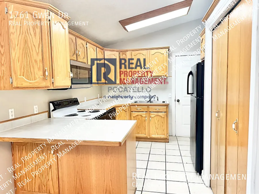 Beautiful 3 Bedroom 2 Bathroom Home - 1 Car Garage - Dog friendly — Photo 4
