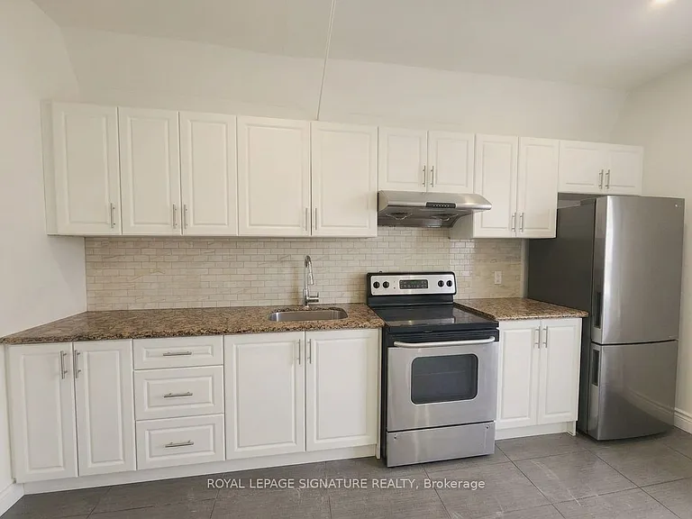 15 Barrie St #1 — Photo 5