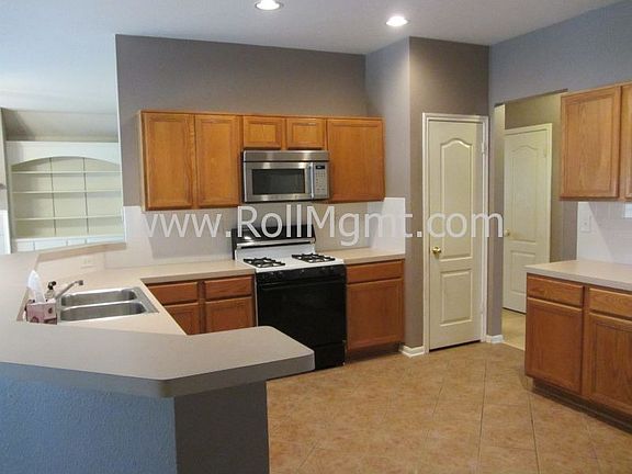 Spacious kitchen