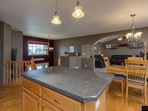 5th image of 200 Copperfield Dr