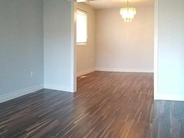 33 Elora Dr — Photo 5