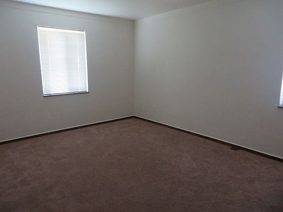 3rd image of 1770 Northwest Blvd APT B