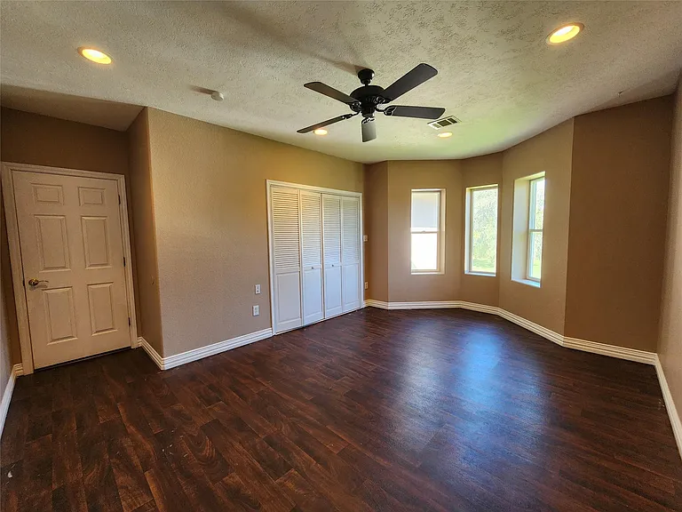 115 Oak Colony Dr — Photo 31