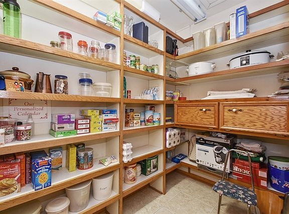 5th image of 8613 W 120th St