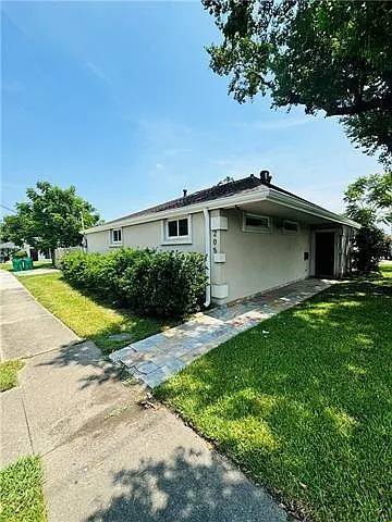 205 Douglas Dr